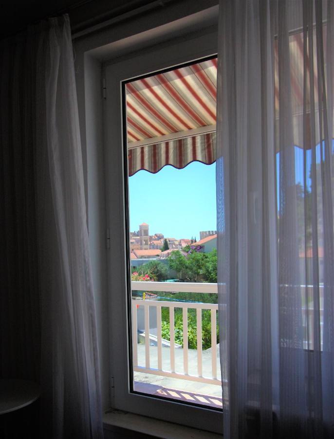 Rooms & Apartments Dolac ฮวาร์ ภายนอก รูปภาพ