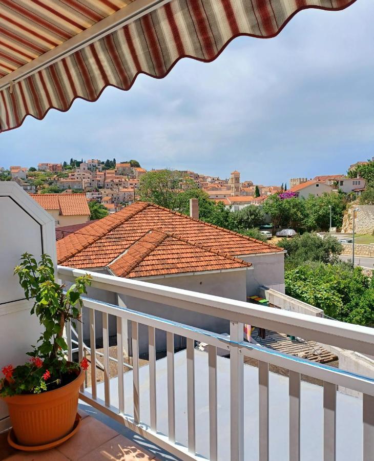 Rooms & Apartments Dolac ฮวาร์ ภายนอก รูปภาพ
