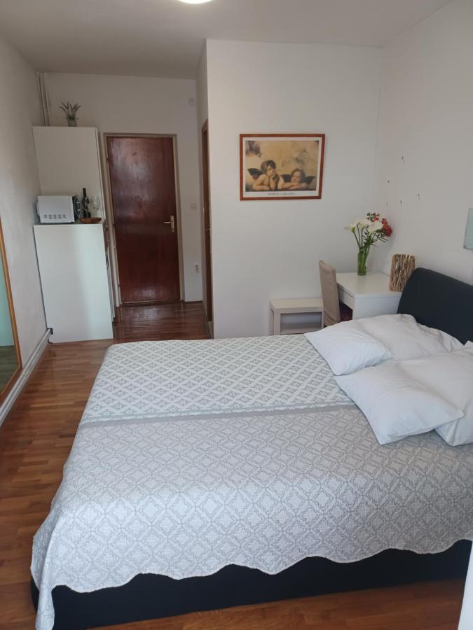 Rooms & Apartments Dolac ฮวาร์ ภายนอก รูปภาพ